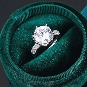 Stunning diamond 925 Sterling silver wedding ring sz 6